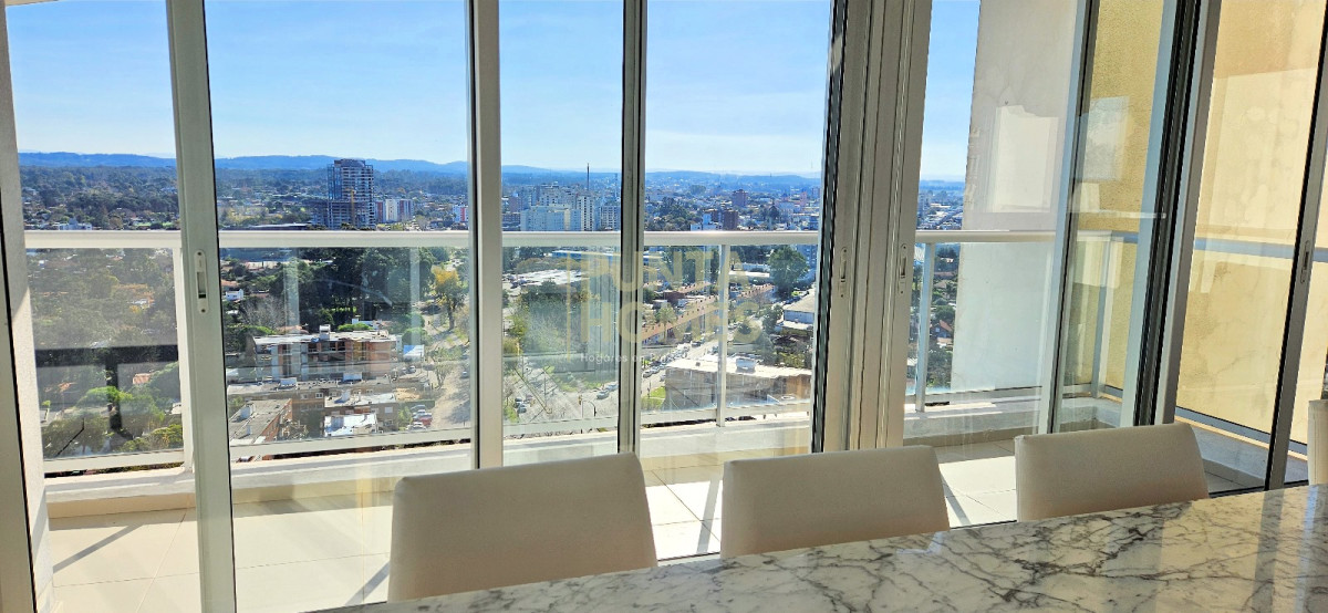 Apartamento ID.3836 - Venta apartamento en Punta del Este con amplia vista