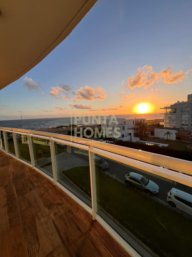 Apartamento ID.3907 - Alquiler temporal en Edificio Cruceros, Punta del Este.