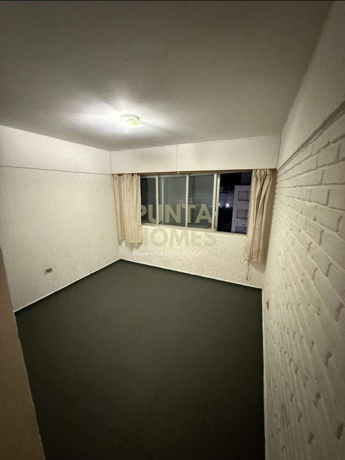 Apartamento ID.3886 - Renta asegurada en la Península de Punta del Este.! Departamento + monoambiente + local comercial