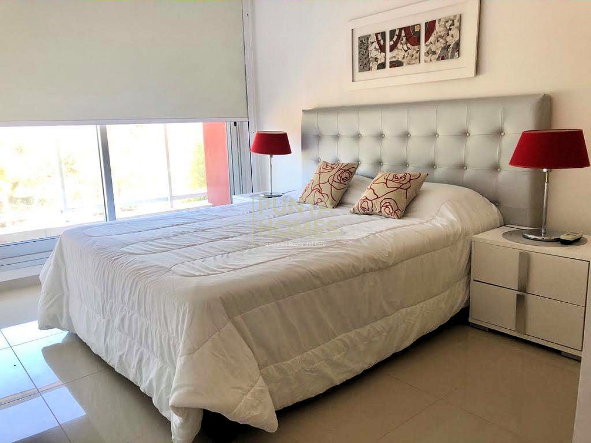 Apartamento ID.1760 - Venta de Departamento de 3 dormitorios + 3 baños.,  Punta del Este.
