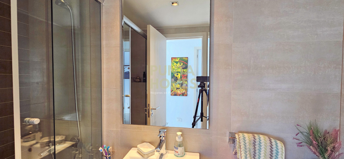 Apartamento ID.3847 - Venta de departamento de 2 dormitorios y 2 baños en Punta del Este.