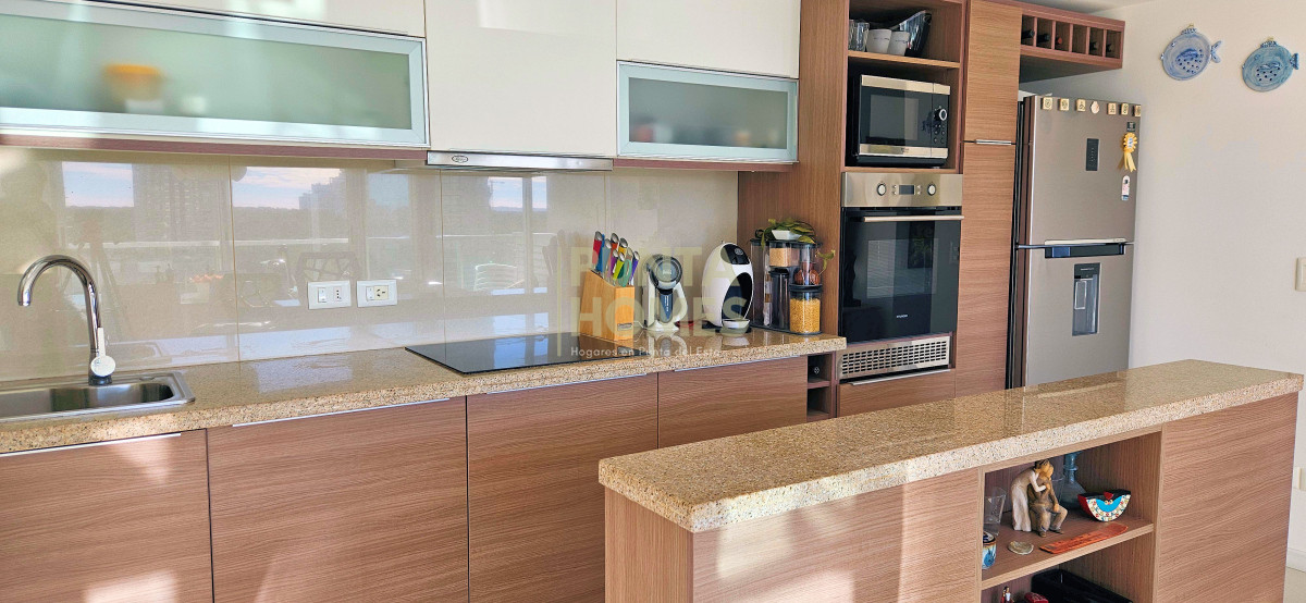 Apartamento ID.3847 - Venta de departamento de 2 dormitorios y 2 baños en Punta del Este.