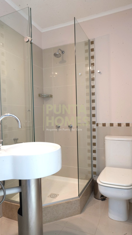 Apartamento ID.3785 - Venta de apartamento de 2 dormitorios en Punta del Este
