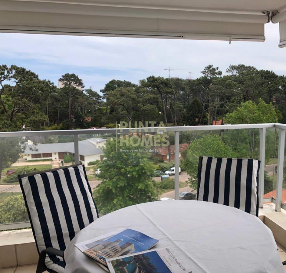 Apartamento ID.1760 - Venta de Departamento de 3 dormitorios + 3 baños.,  Punta del Este.