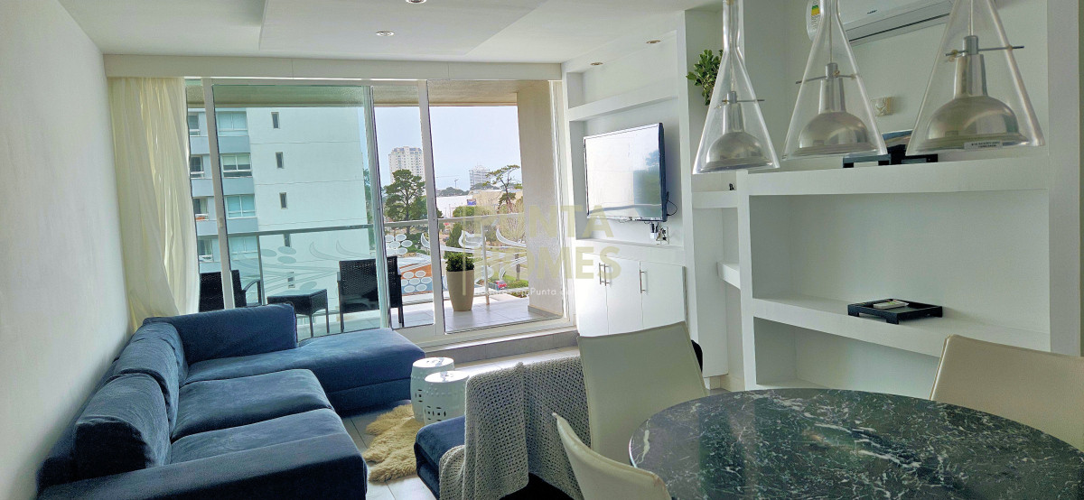 Apartamento ID.3822 - Venta de Aparatamento de 1 dormitorio y medio + 2 baños en Torre Yoo en Punta del Este