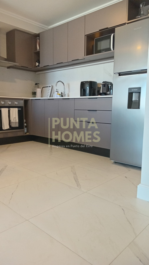 Apartamento ID.3907 - Alquiler temporal en Edificio Cruceros, Punta del Este.