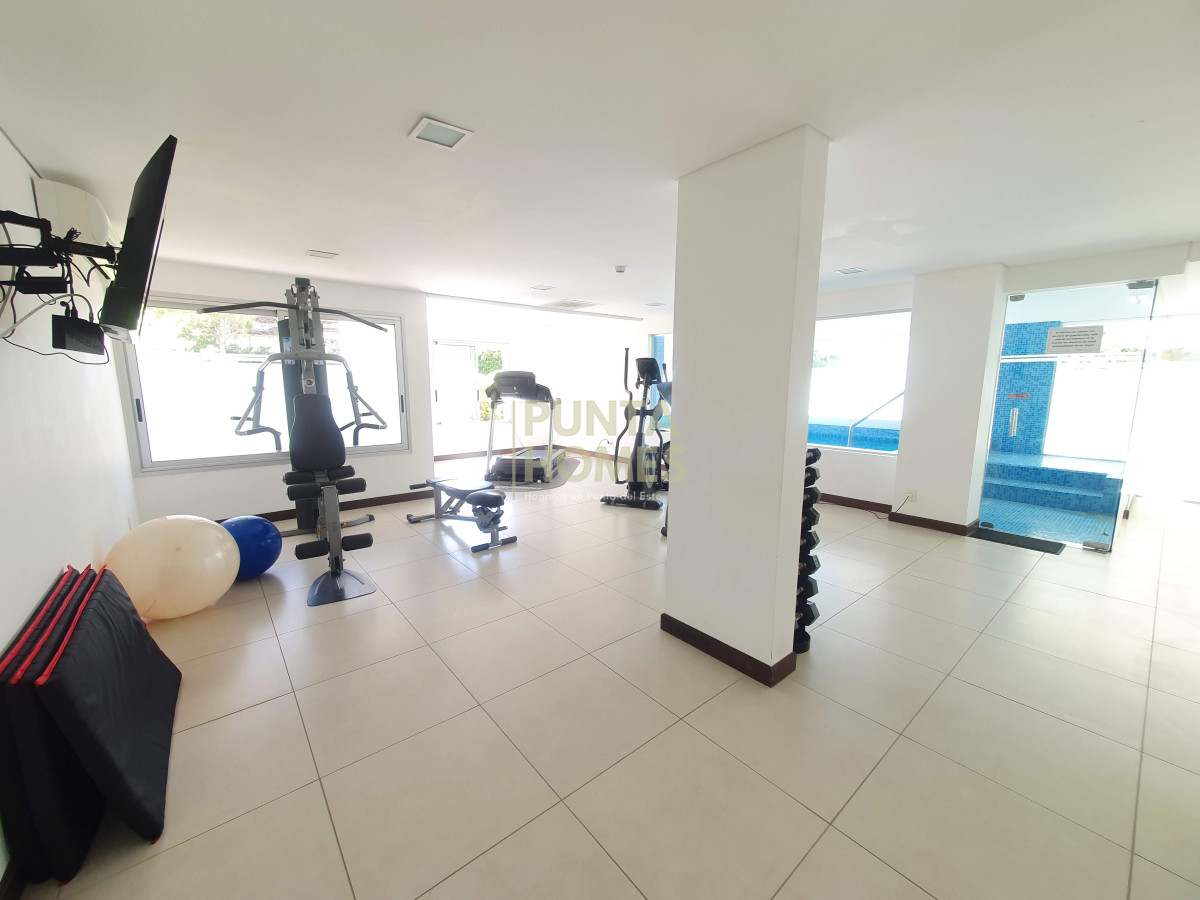 Apartamento ID.1626 - Venta de Penthouse Dúplex de 4 dormitorios en suite, frente al Mar en Punta del Este.