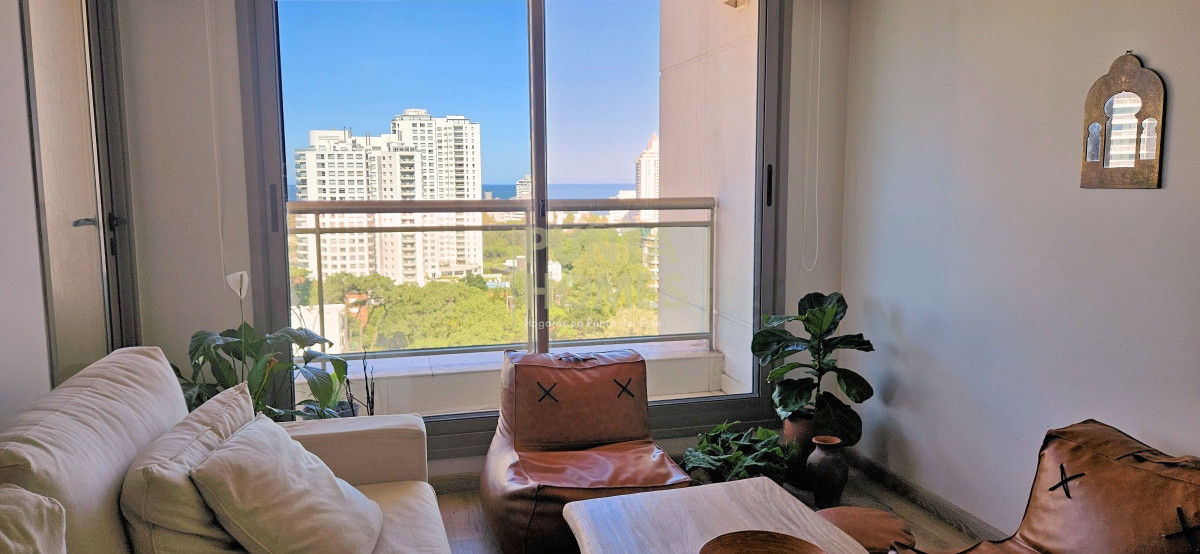 Apartamento ID.3802 - Venta de hermoso departamento de 2 dormitorios en Punta del Este.