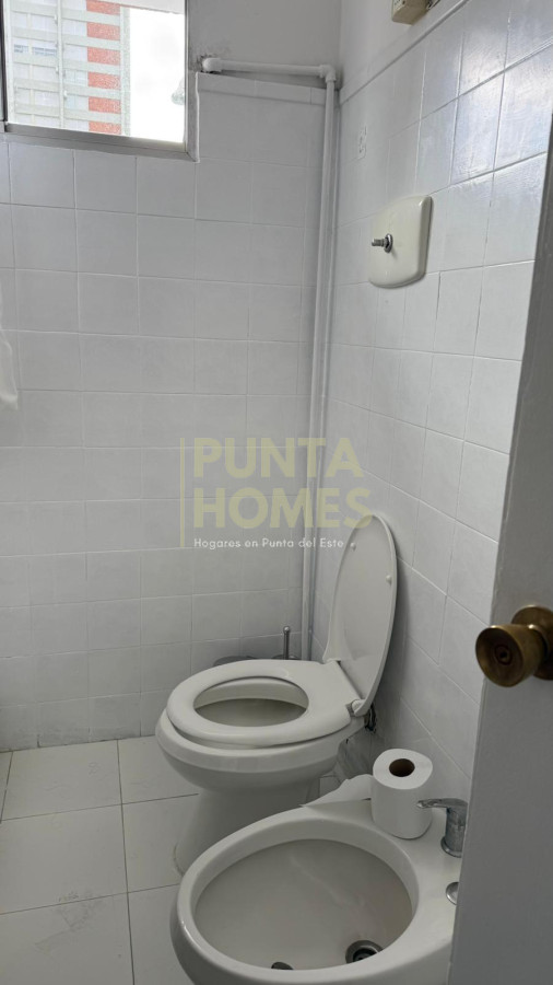 Apartamento ID.3886 - Renta asegurada en la Península de Punta del Este.! Departamento + monoambiente + local comercial