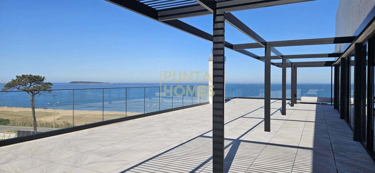 Apartamento ID.3812 - Venta departamento de 2 dormitorios y 2 baños frente al mar en Punta del Este
