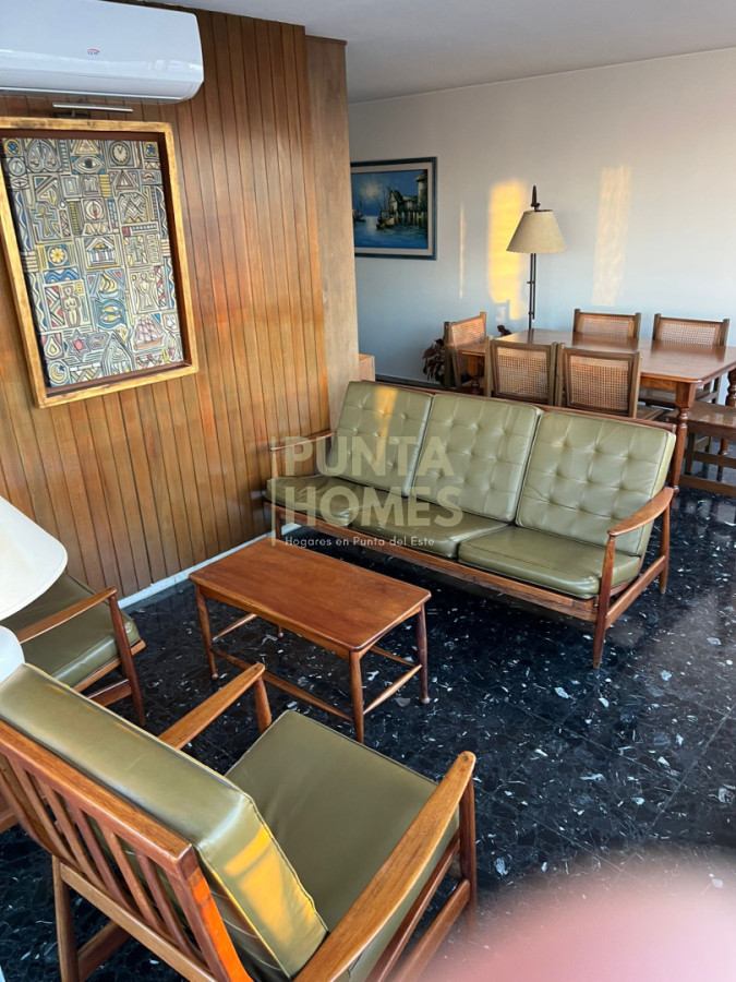 Apartamento ID.3861 - Venta departamento de 2 dormitorios en Edificio Apolo, Península, Punta del Este.