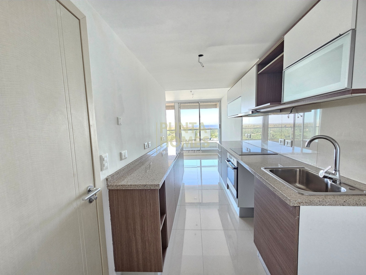 Apartamento ID.3796 - Venta de departamento de 3 dormitorios en Punta del Este.