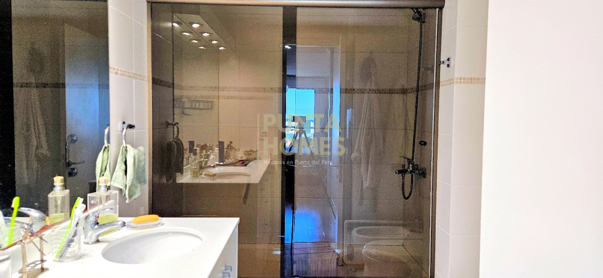 Apartamento ID.3836 - Venta apartamento en Punta del Este con amplia vista