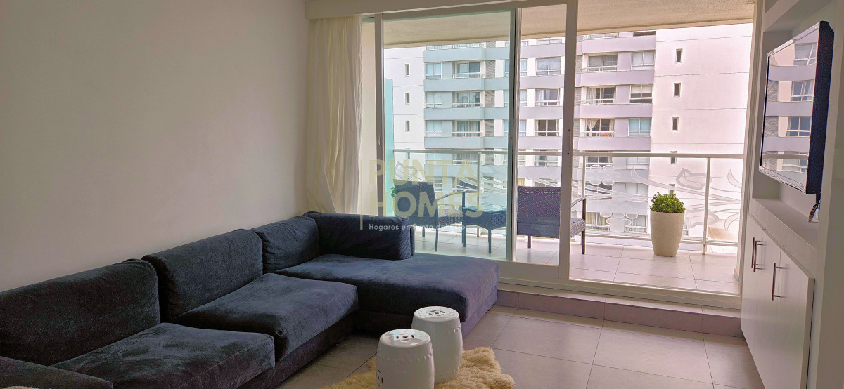 Apartamento ID.3822 - Venta de Aparatamento de 1 dormitorio y medio + 2 baños en Torre Yoo en Punta del Este