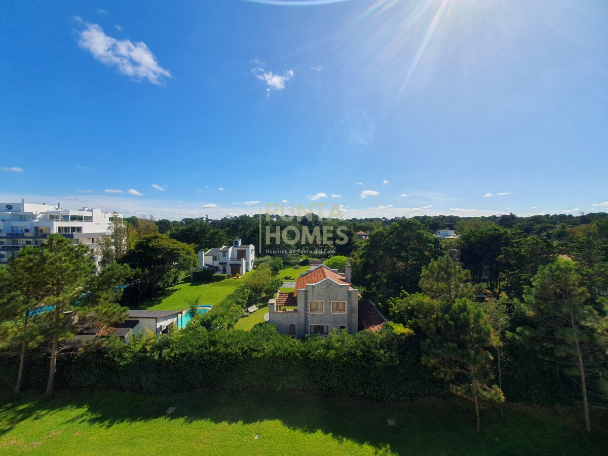 Apartamento ID.1626 - Venta de Penthouse Dúplex de 4 dormitorios en suite, frente al Mar en Punta del Este.