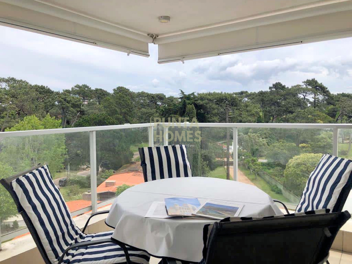 Apartamento ID.1760 - Venta de Departamento de 3 dormitorios + 3 baños.,  Punta del Este.