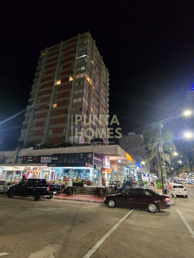 Apartamento ID.3861 - Venta departamento de 2 dormitorios en Edificio Apolo, Península, Punta del Este.