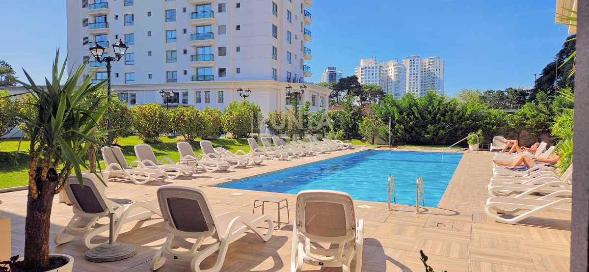 Apartamento ID.3802 - Venta de hermoso departamento de 2 dormitorios en Punta del Este.