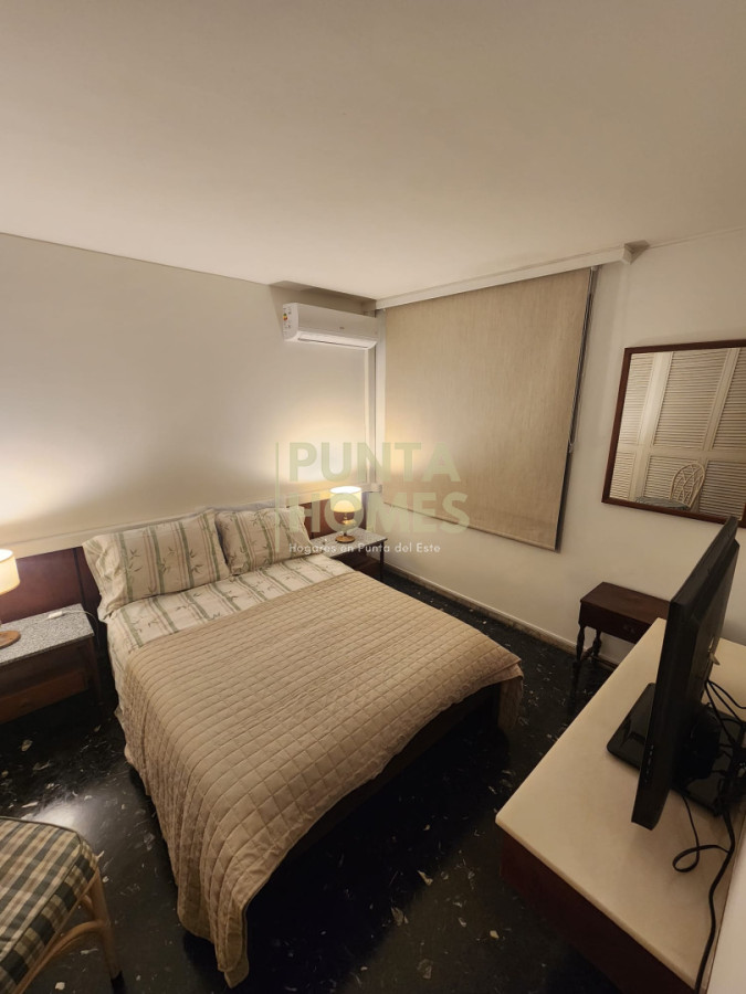 Apartamento ID.3861 - Venta departamento de 2 dormitorios en Edificio Apolo, Península, Punta del Este.