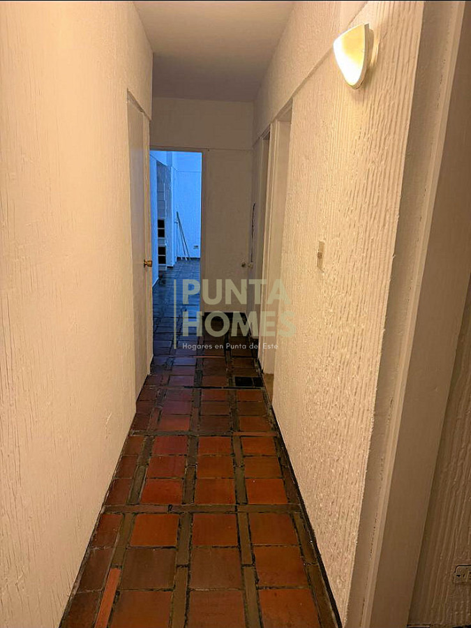 Apartamento ID.3886 - Renta asegurada en la Península de Punta del Este.! Departamento + monoambiente + local comercial