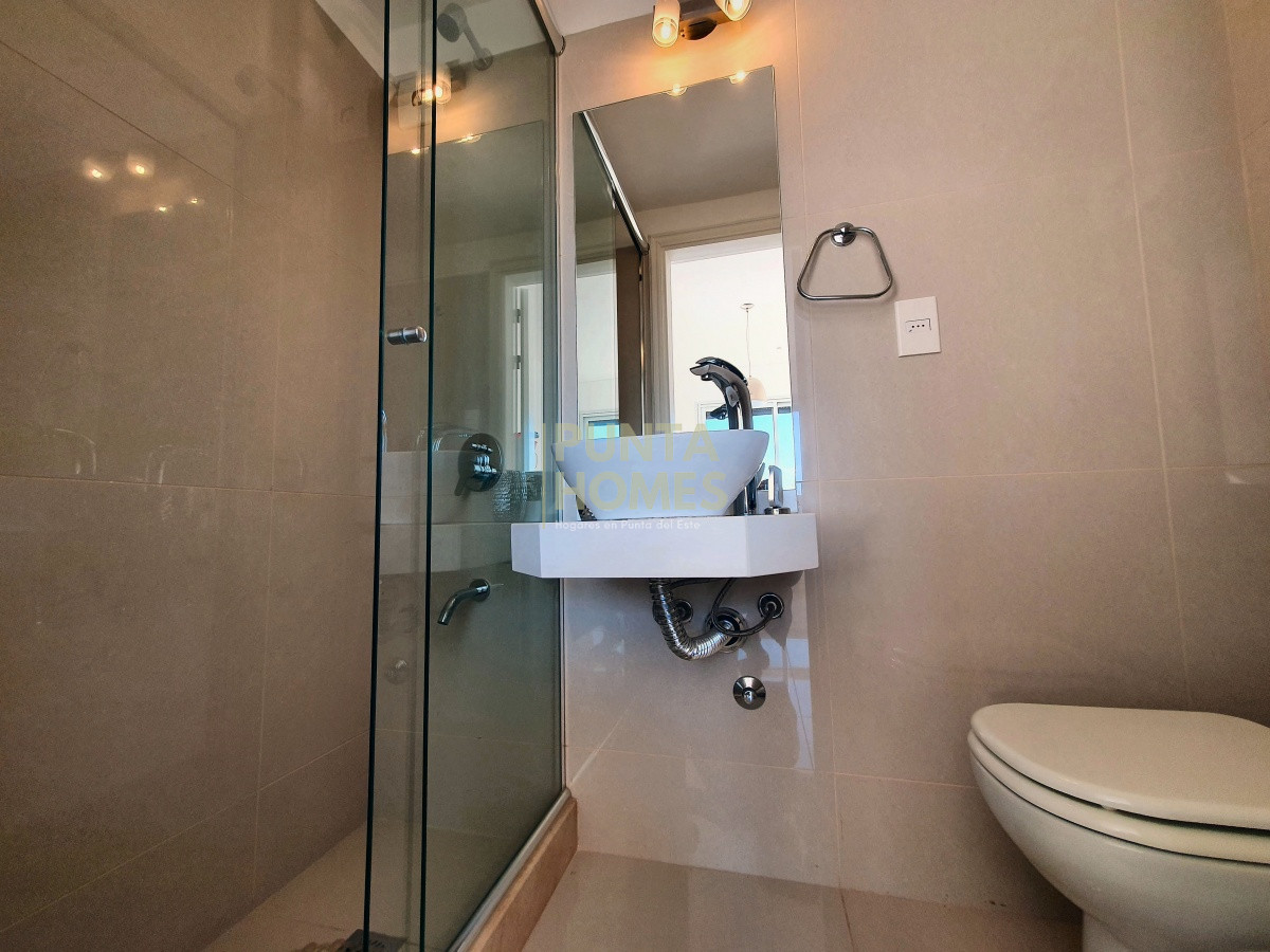 Apartamento ID.84 - Venta. Departamento de 4 Dormitorios en Punta del Este, Uruguay.