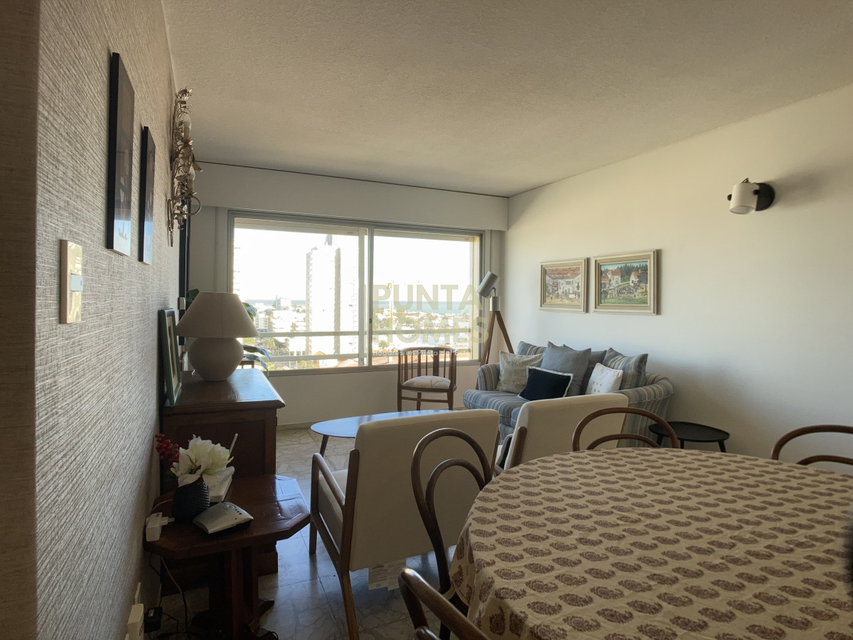 Apartamento ID.3838 - Venta Luminoso apartamento en Peninsula, Punta del Este.