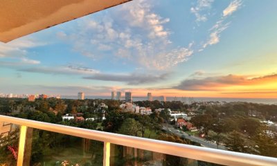 Venta apartamento en Punta del Este con amplia vista