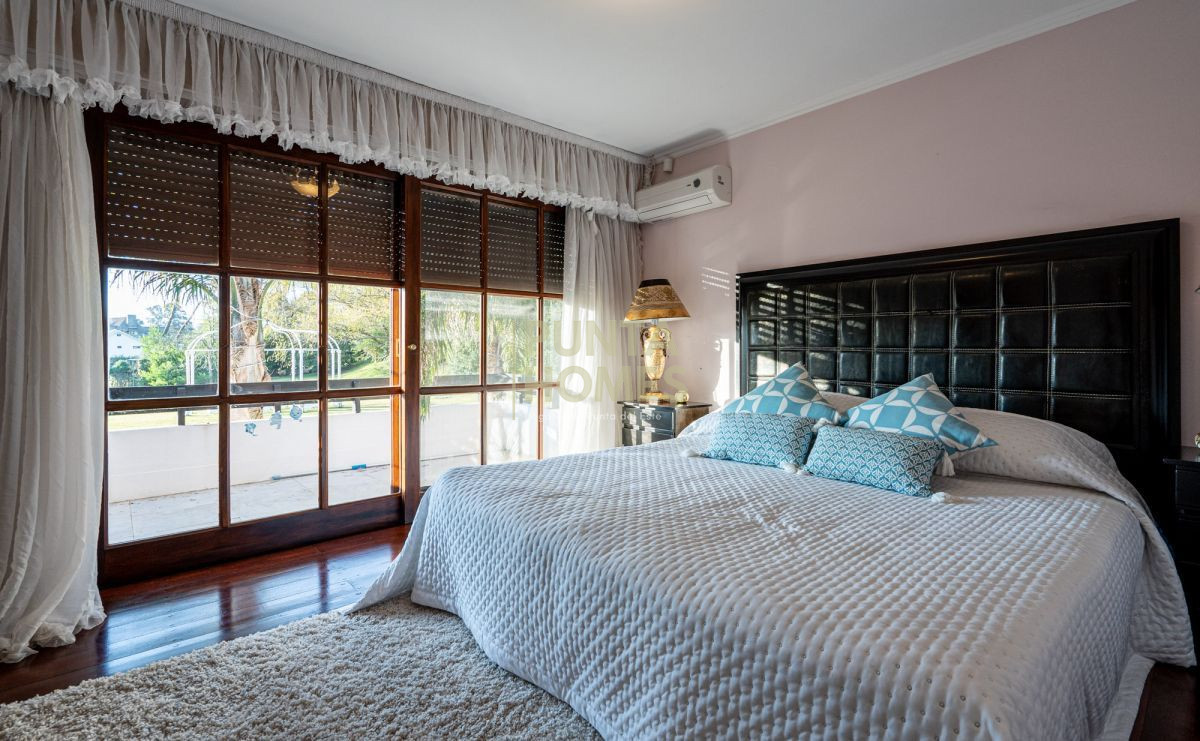 Casa ID.16 - Venta de Residencia de 7 dormitorios en Zona Golf.