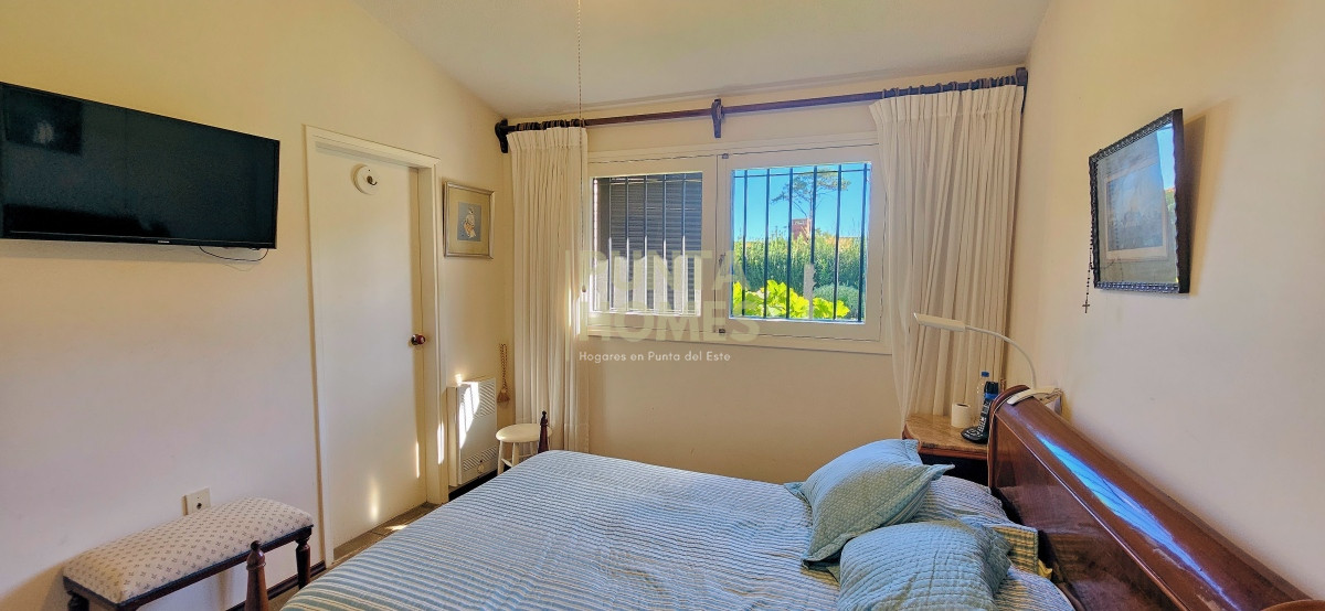 Casa ID.3804 - Oportunidad! Venta de casa de 7 dormitorios en Pinares, Punta del Este.