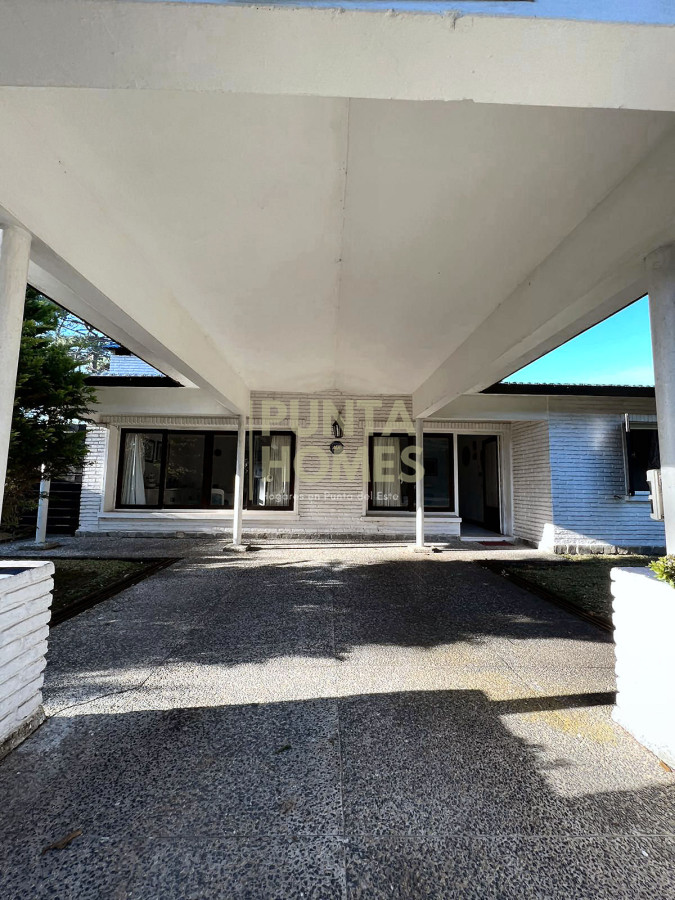 Casa ID.89 - Casa Tradicional en Venta, San Rafael, Punta del Este, 4 Dormitorios.