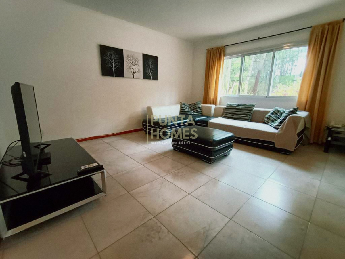 Casa ID.3956 - Venta amplia casa en Solanas 