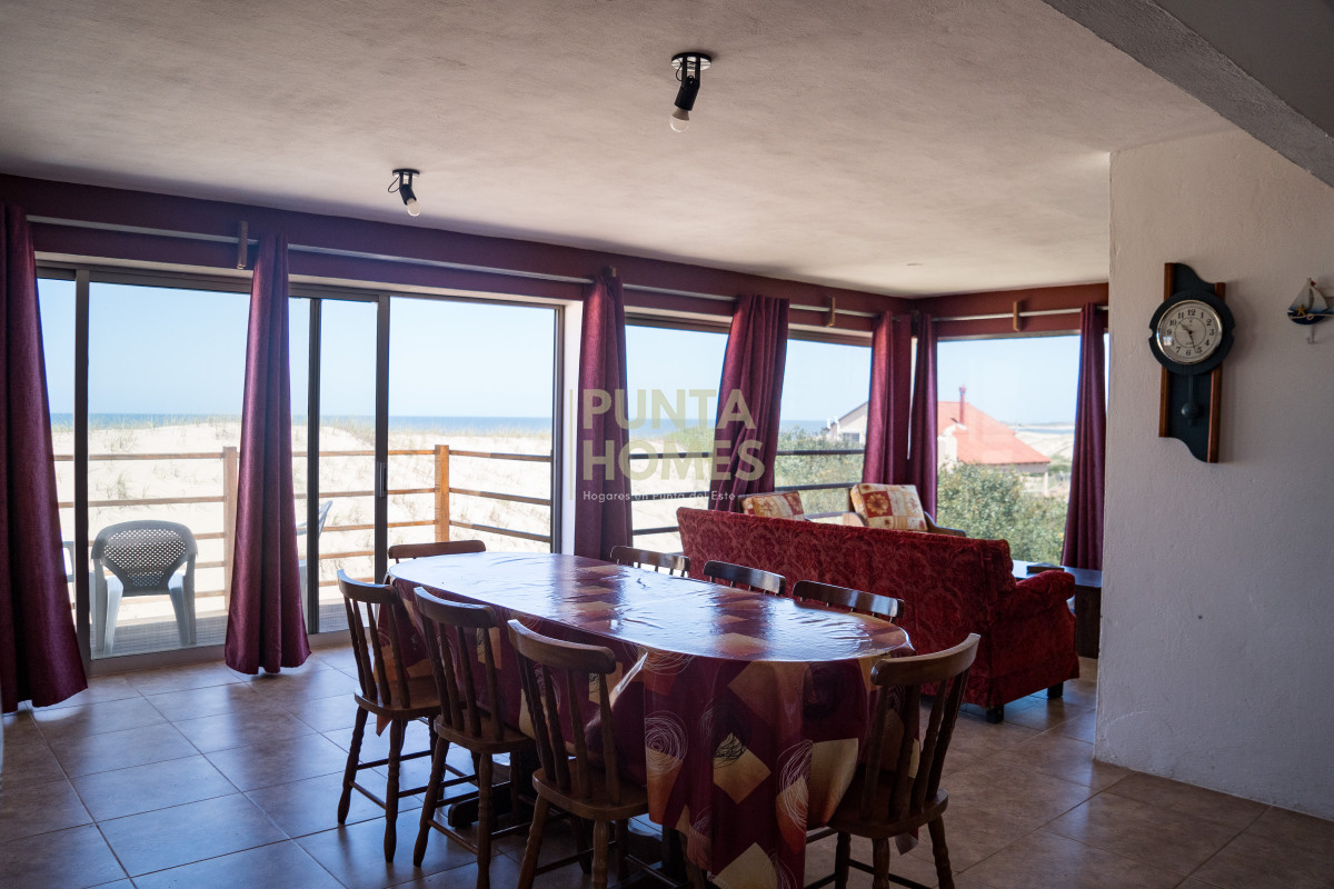 Casa ID.3843 - Venta exclusiva casa en primera linea