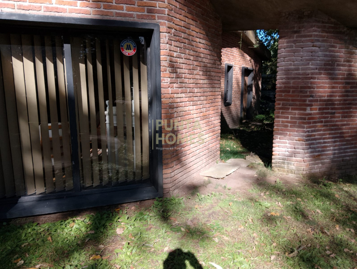 Casa ID.3837 - Venta de Casa sobre Pedragosa Sierra, Punta del Este. 