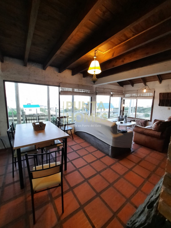 Casa ID.3858 - Venta casa con 4 dormitorios en Punta del Diablo 