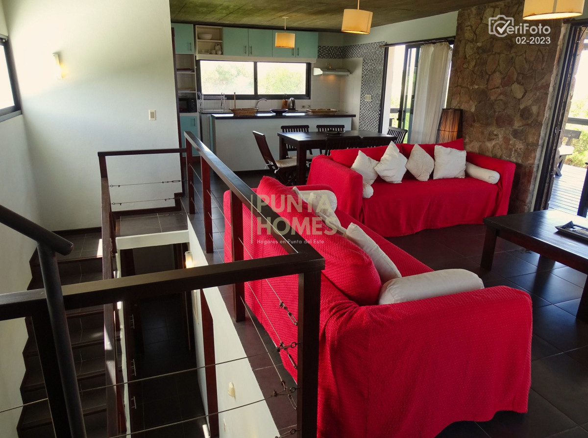 Casa ID.3842 - Venta Espectacular casa frente al mar en Punta del Diablo