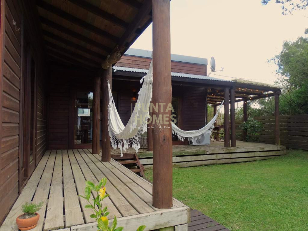 Casa ID.3919 - Venta de Casa de 2 dormitorios en Punta del Diablo zona Rivero