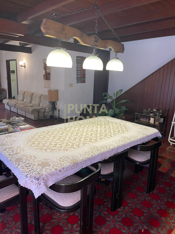 Casa ID.3839 - Venta de amplia casa en San Rafel