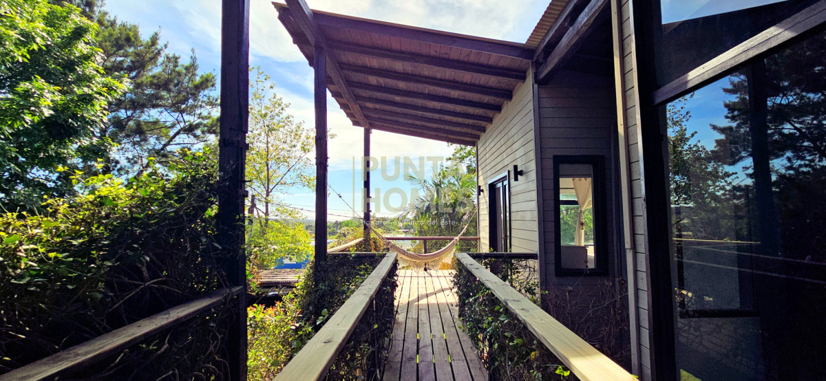 Casa ID.3922 - Venta de casa de 4 dormitorios y 3 baños en El Chorro, Punta del Este, Maldonado.