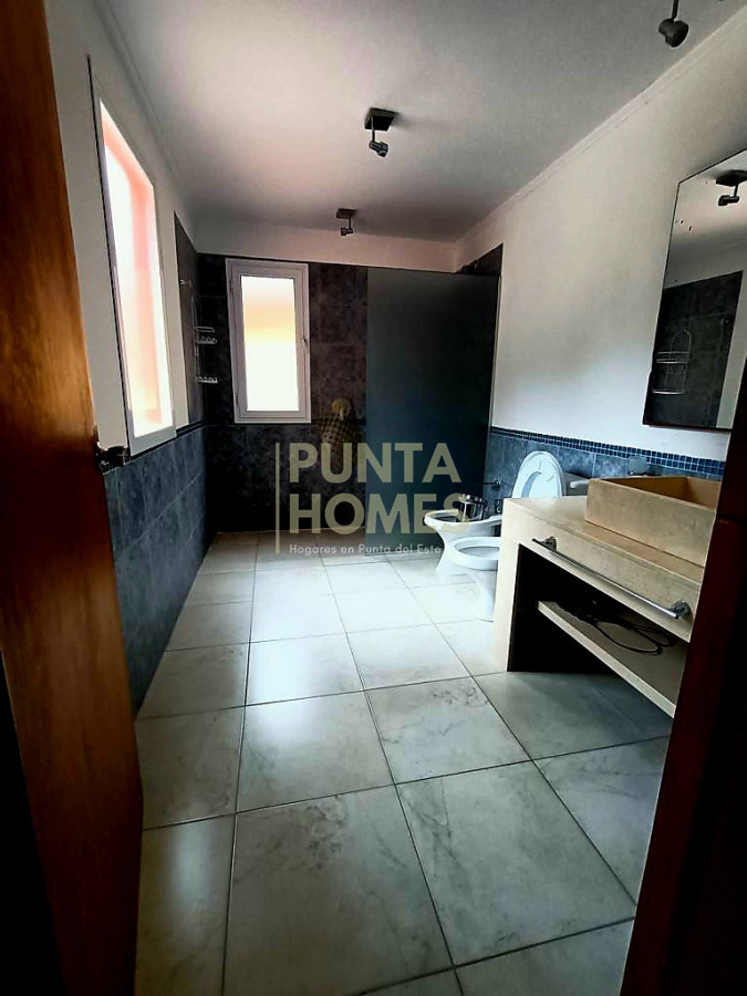 Casa ID.3956 - Venta amplia casa en Solanas 