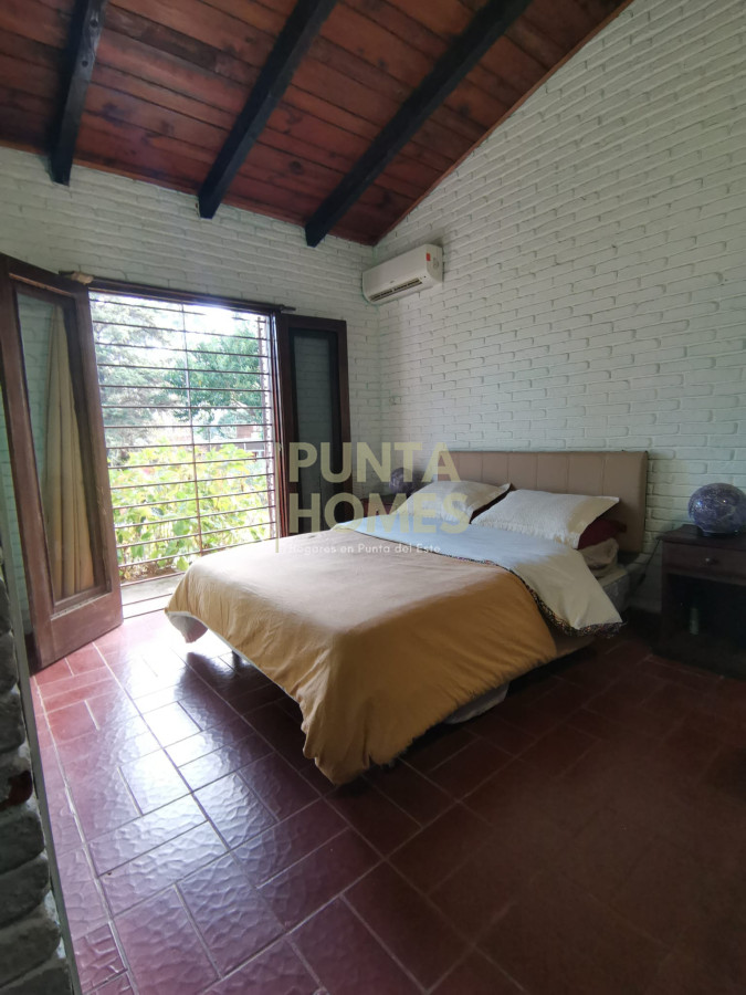 Casa ID.3835 - Venta amplia y cómoda casa en San Rafael 