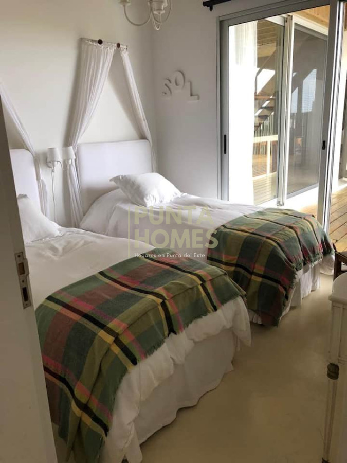 Casa ID.82 - Alquiler Casa para 10 personas Punta Ballena, Punta del Este.