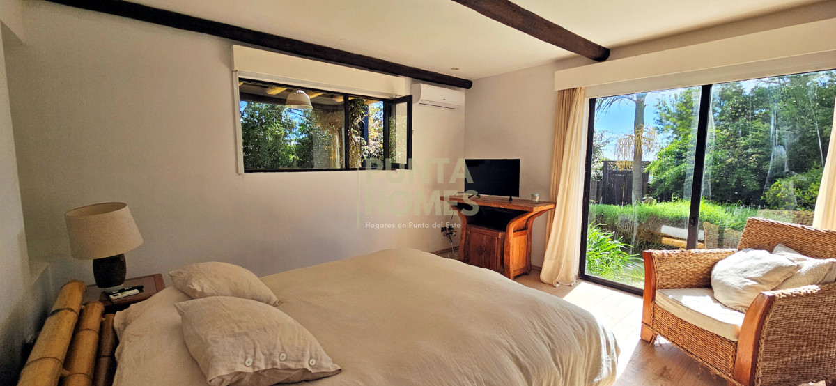 Casa ID.3922 - Venta de casa de 4 dormitorios y 3 baños en El Chorro, Punta del Este, Maldonado.