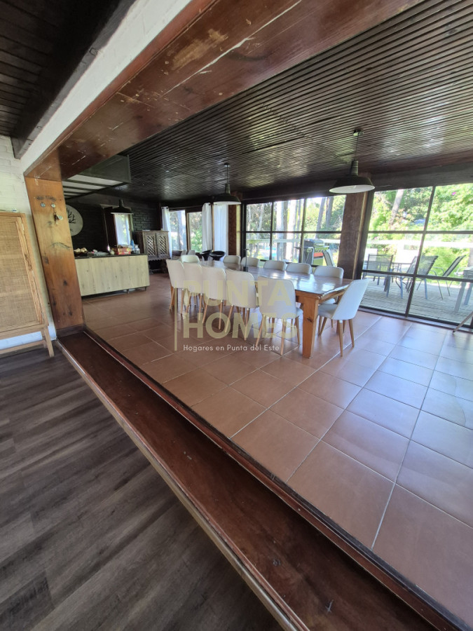 Casa ID.3835 - Venta de casa de 5 dormitorios en San Rafael, Punta del Este.