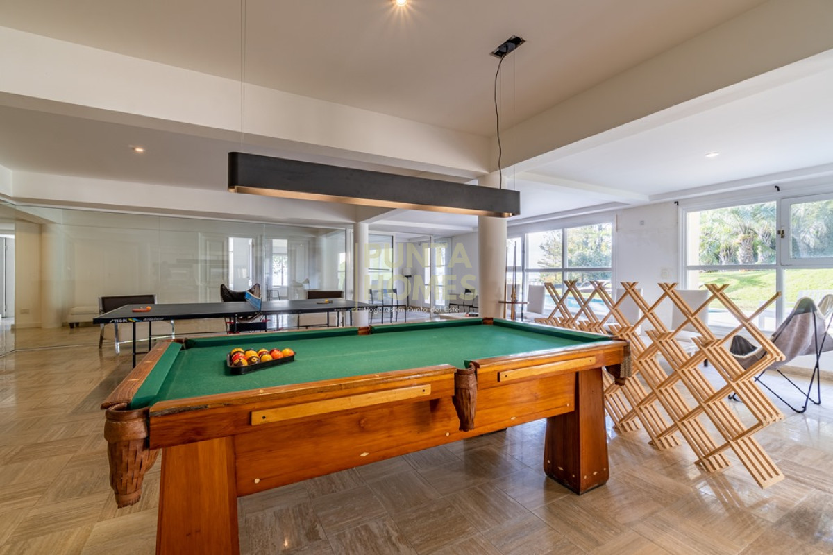 Casa ID.55 - Venta de Residencia de 7 dormitorios en Laguna del Sauce, Punta del Este