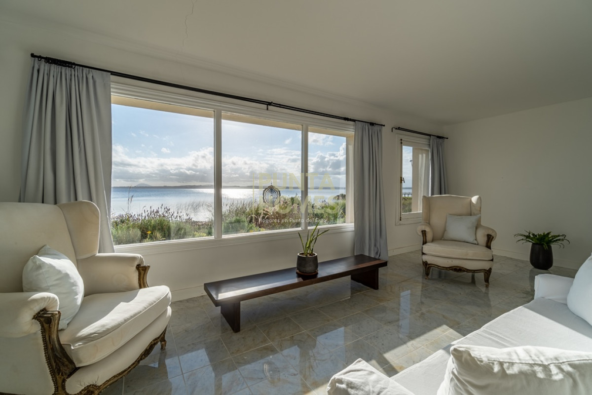 Casa ID.55 - Venta de Residencia de 7 dormitorios en Laguna del Sauce, Punta del Este