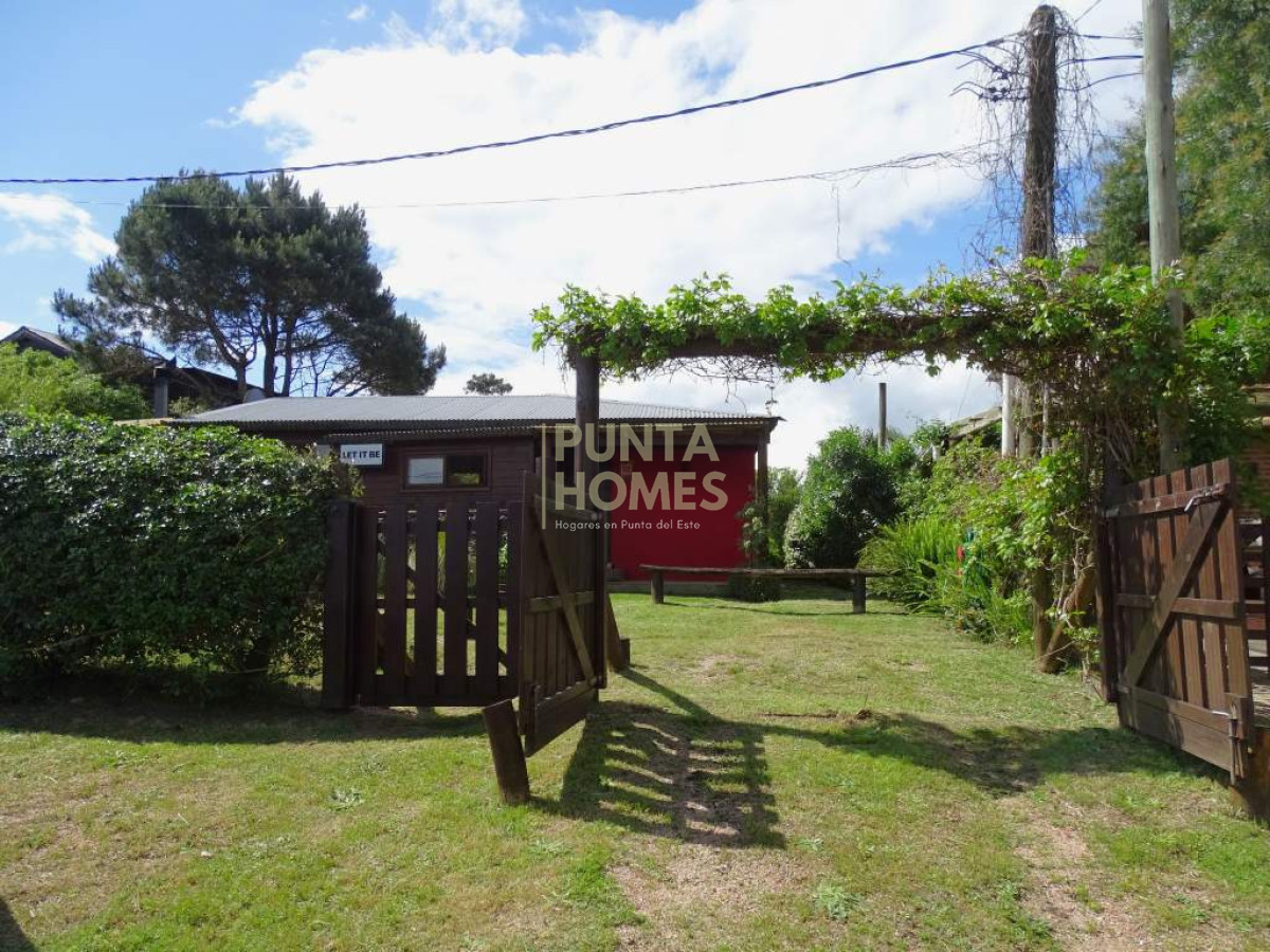 Casa ID.3919 - Venta de Casa de 2 dormitorios en Punta del Diablo zona Rivero