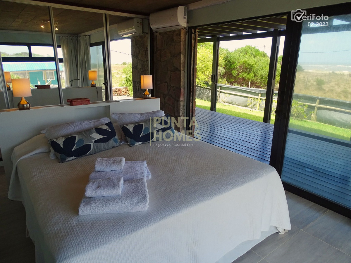 Casa ID.3842 - Venta Espectacular casa frente al mar en Punta del Diablo