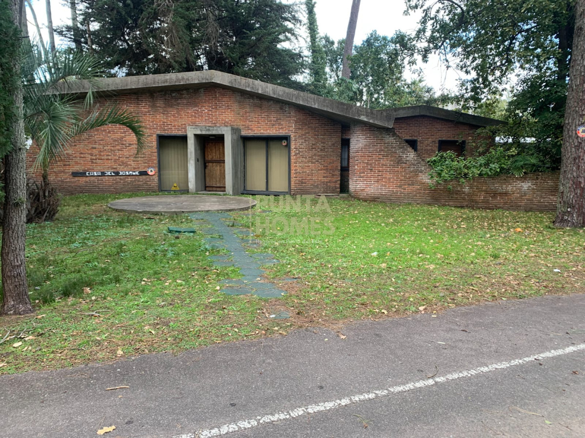 Casa ID.3837 - Venta de Casa sobre Pedragosa Sierra, Punta del Este. 