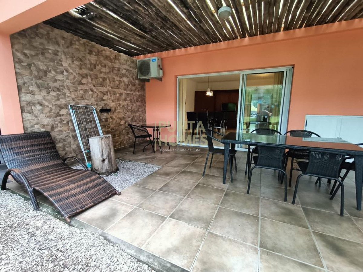 Casa ID.3956 - Venta amplia casa en Solanas 