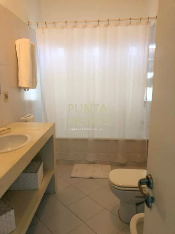 Casa ID.82 - Alquiler Casa para 10 personas Punta Ballena, Punta del Este.